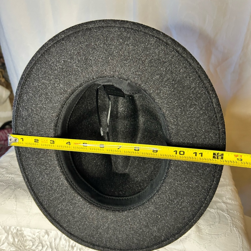 Classic Gray Fedora Wool blend Hat. Non leather trim with gold accent. OSFA. - Picture 8 of 8